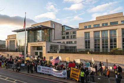 protesters rally edinburgh