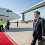 thaksin leaves thailand