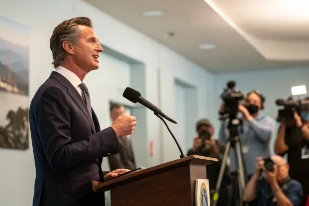 newsom criticizes public jet usage