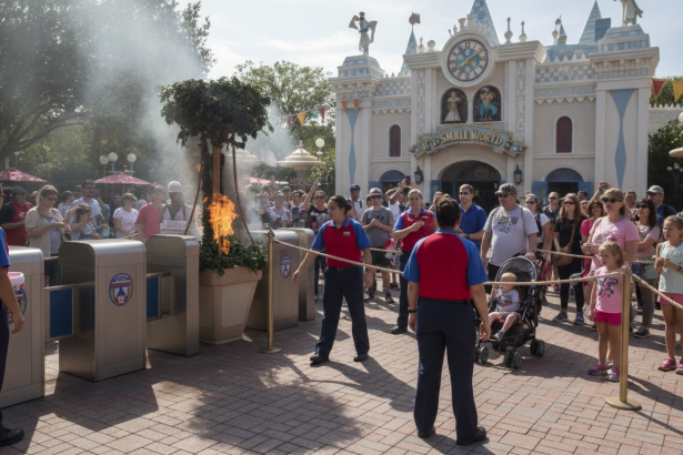 disney ride fire stops queue